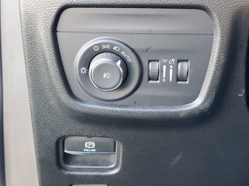 Used 2024 Jeep Grand Cherokee Limited image 18