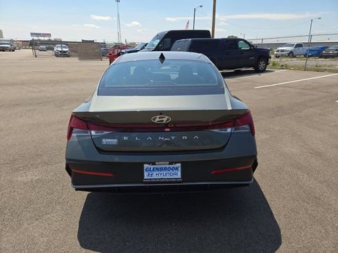 New 2026 Hyundai Elantra SE FWD image 7