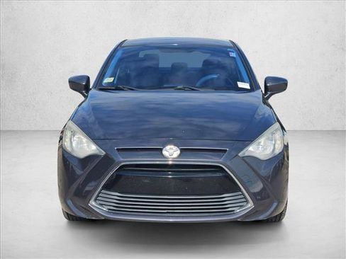 Used 2016 Toyota Yaris Sedan image 2