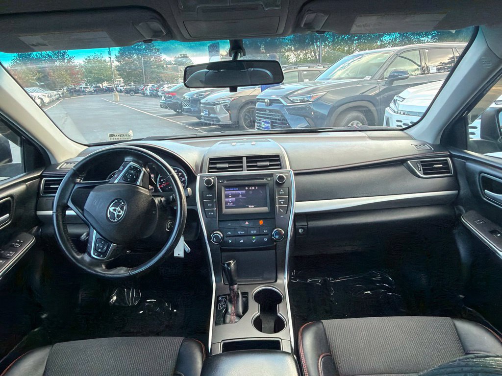 Used 2016 Toyota Camry SE FWD image 14
