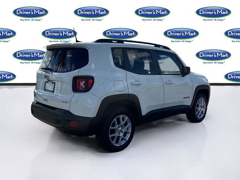 Used 2022 Jeep Renegade Latitude w/ Sun/Sound Group image 7