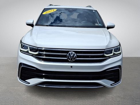 Used 2024 Volkswagen Tiguan SEL R-Line AWD/4WD image 2