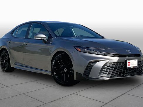 Used 2025 Toyota Camry SE w/ Multimedia Upgrade Package FWD image 3