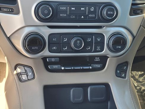 Used 2020 GMC Yukon SLT w/ Premium Edition image 18