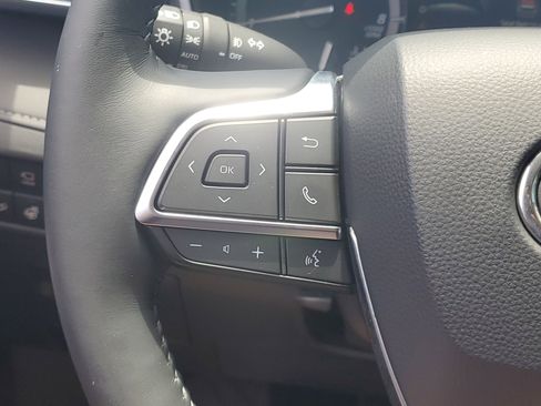 Certified 2021 Toyota Highlander Platinum FWD image 24
