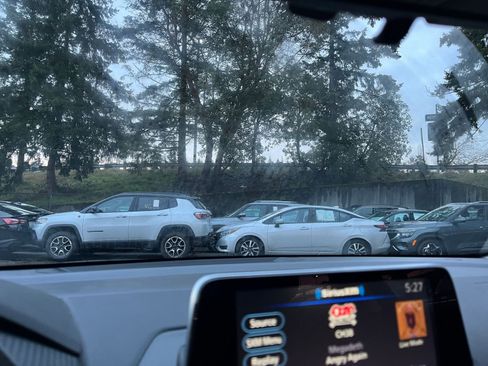 Used 2025 Nissan Sentra SV image 17