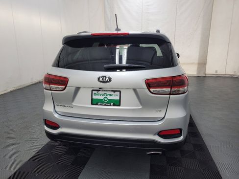 Used 2019 Kia Sorento S AWD/4WD image 7
