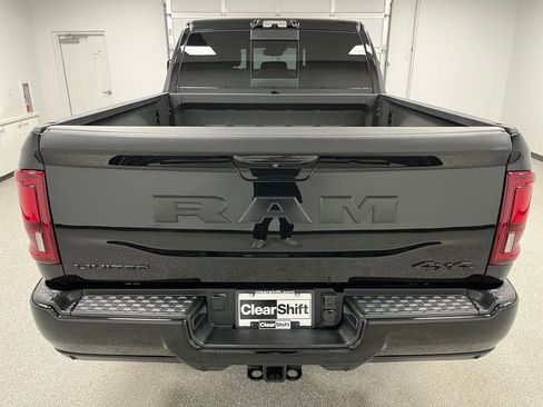 Used 2025 RAM 2500 Limited AWD/4WD image 9