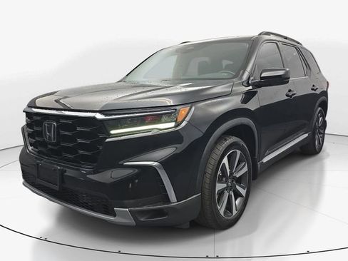 Used 2023 Honda Pilot Touring image 5