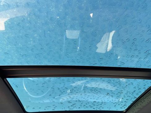 Used 2024 Audi Q8 e-tron Prestige image 16