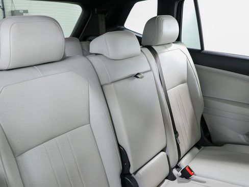 Used 2023 Volkswagen Tiguan SE R-Line FWD image 29