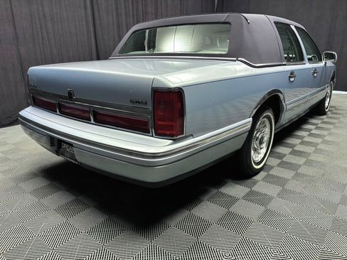 Used 1997 Lincoln Town Car Executive image 7