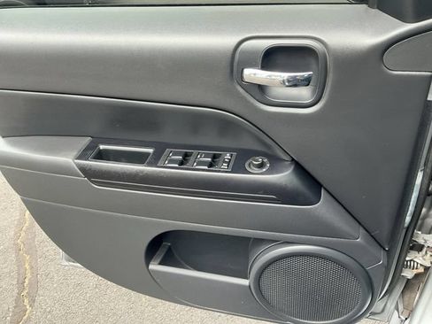 Used 2015 Jeep Patriot High Altitude AWD/4WD image 25