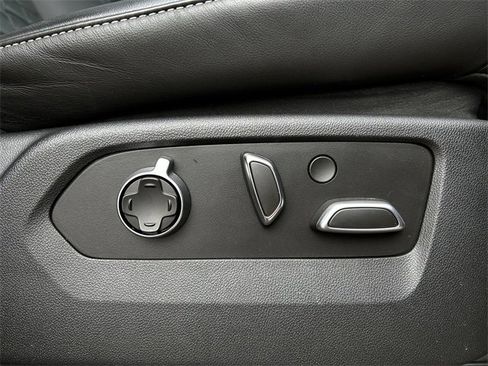 Used 2021 Cadillac Escalade Sport Platinum w/ LPO, ONYX Package image 31