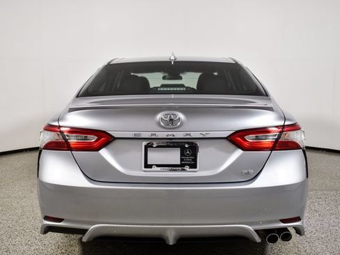 Used 2020 Toyota Camry SE FWD image 5