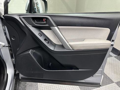 Used 2016 Subaru Forester 2.5i Premium w/ All-Weather Package image 19