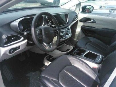 Used 2024 Chrysler Pacifica Touring-L