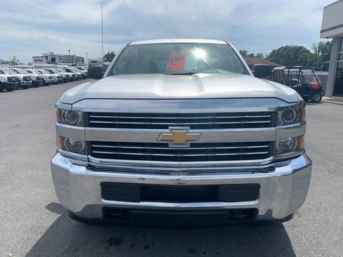 Used 2015 Chevrolet Silverado 2500 W/T AWD/4WD image 2