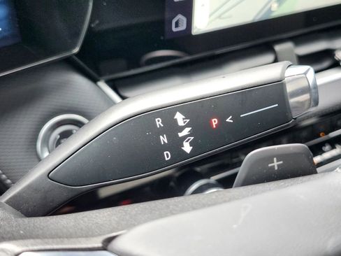 Used 2025 Chevrolet Equinox LT w/ Safety and Technology Package image 24