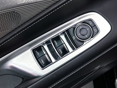 Used 2023 Chevrolet Corvette Stingray Premium Conv w/ Z51 Performance Package RWD image 16