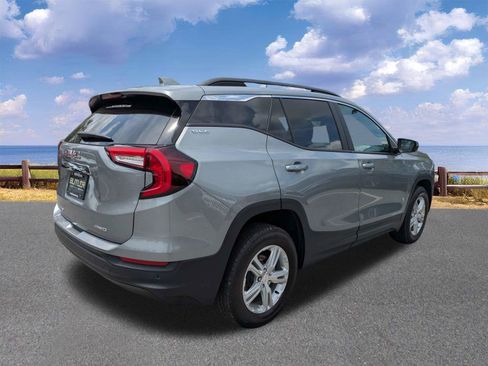 Used 2024 GMC Terrain SLE w/ Driver Convenience Package AWD/4WD image 8