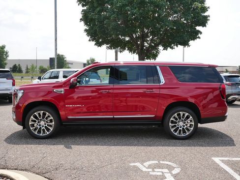 New 2026 GMC Yukon XL Denali w/ Denali Reserve Package AWD/4WD image 4