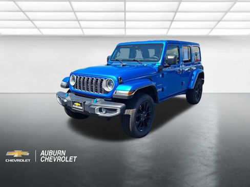 Used 2024 Jeep Wrangler Unlimited Sahara AWD/4WD image 4