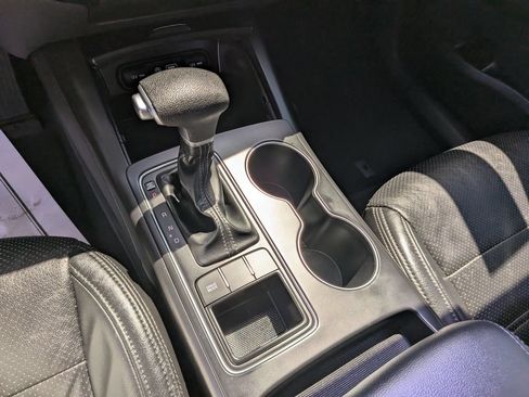 Used 2019 Kia Sorento FWD image 25