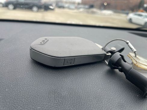 Used 2024 Kia Sorento S image 23