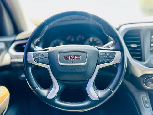 Used 2018 GMC Acadia SLE FWD image 15