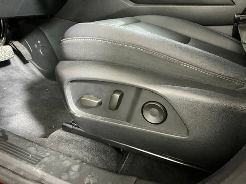 Used 2025 Chevrolet Equinox LT w/ Convenience Package II FWD image 20