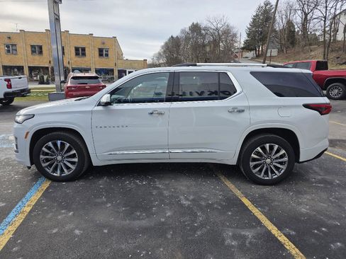Used 2023 Chevrolet Traverse Premier image 5