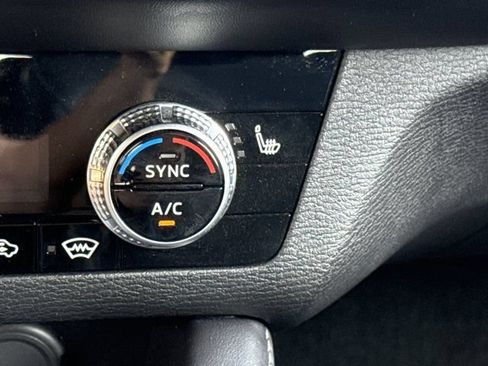 Used 2024 Mitsubishi Outlander SE AWD/4WD image 22