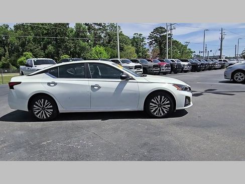 Used 2025 Nissan Altima 2.5 SV image 34