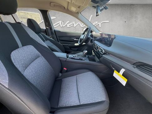 New 2026 Nissan Sentra SV w/ SV Convenience Package FWD image 24