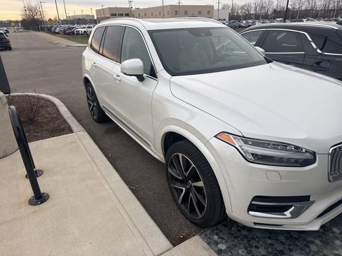 Used 2022 Volvo XC90 T8 Inscription Expression w/ Advanced Package image 2