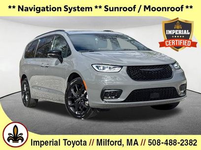 Used 2025 Chrysler Pacifica Limited