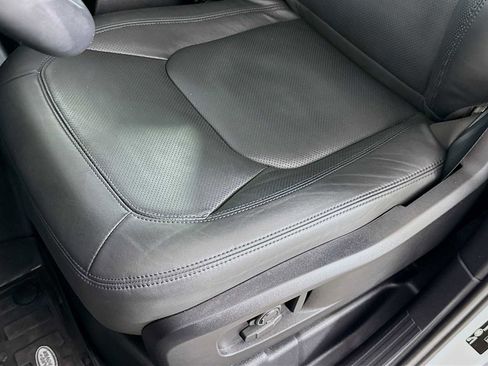 Used 2025 Land Rover Defender 110 S image 20