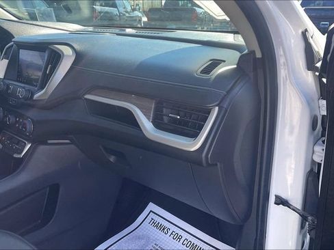 Used 2024 GMC Terrain Denali AWD/4WD image 16