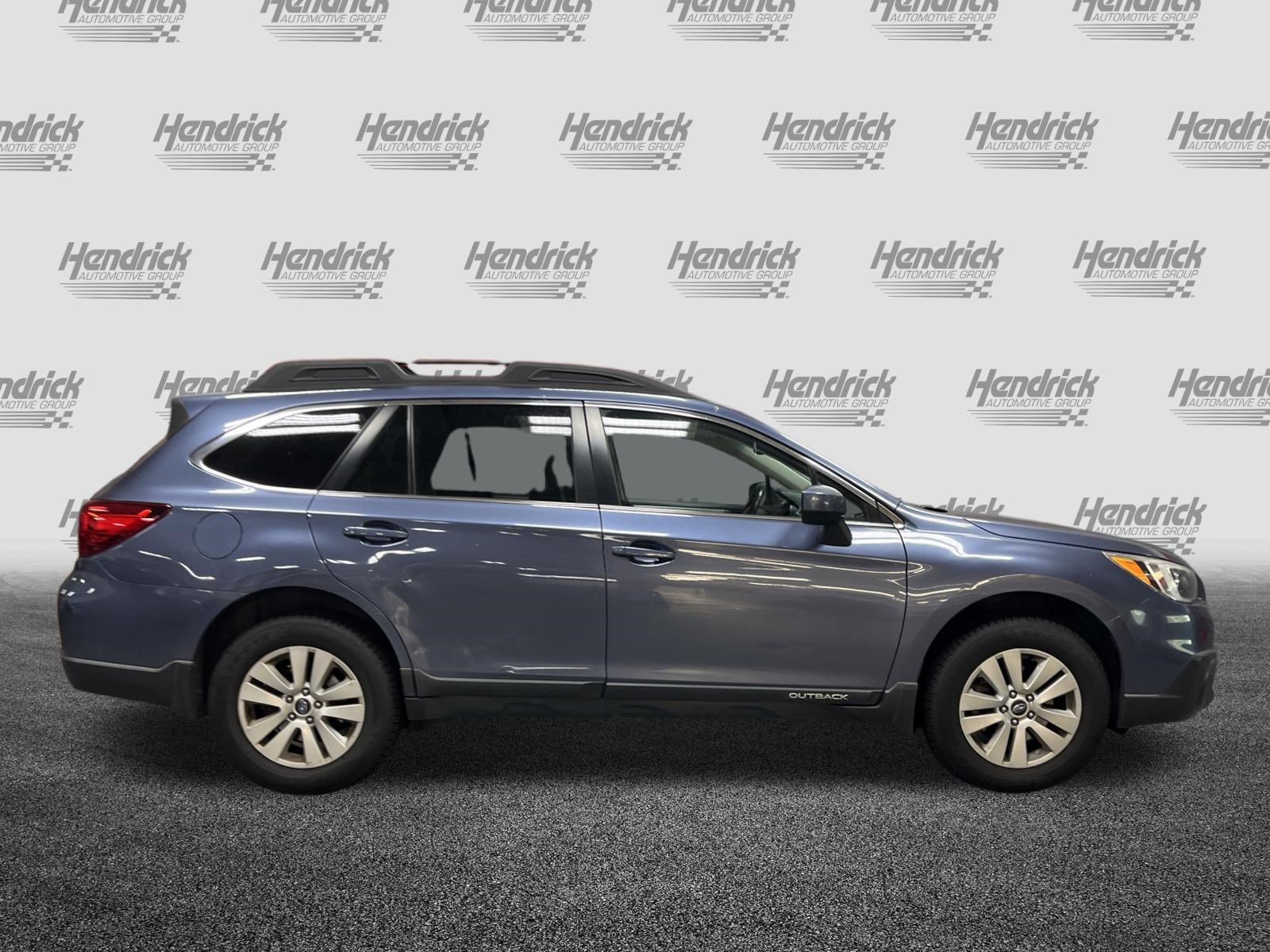 Used 2015 Subaru Outback 2.5i Premium AWD/4WD image 3