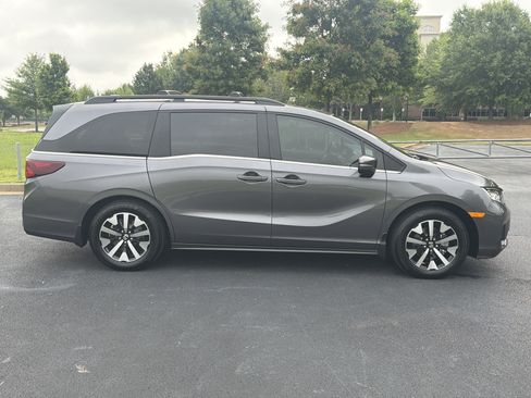 Certified 2026 Honda Odyssey EX-L image 12