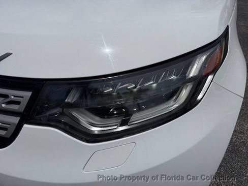 Used 2017 Land Rover Discovery HSE AWD/4WD image 32