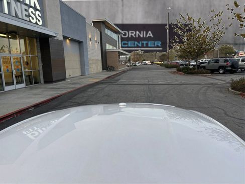 Used 2018 Ford Mustang Premium image 12