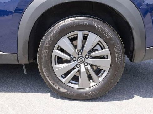 Used 2025 Nissan Pathfinder SV AWD/4WD image 6