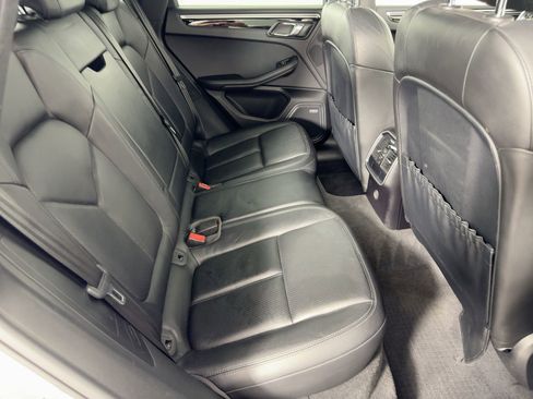 Used 2017 Porsche Macan Turbo image 29