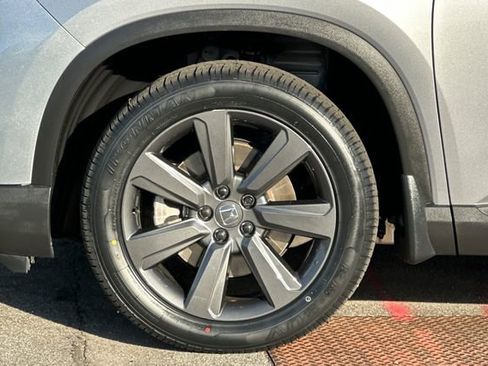 Certified 2023 Honda Pilot Sport image 35