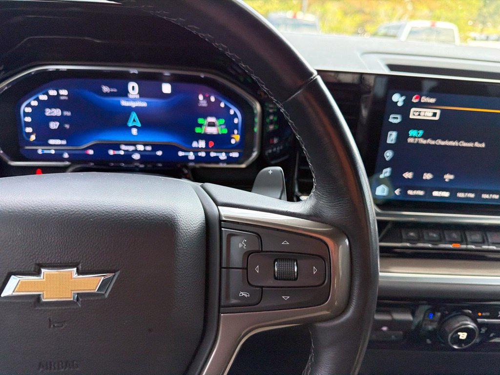 Used 2022 Chevrolet Silverado 1500 High Country w/ High Country Premium Package AWD/4WD image 7