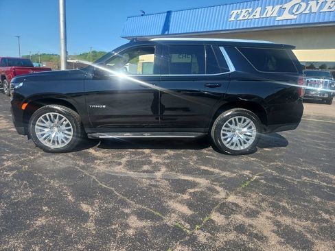 Used 2023 Chevrolet Tahoe LT w/ Luxury Package AWD/4WD image 2