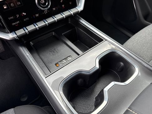 Used 2025 GMC Acadia Elevation image 19