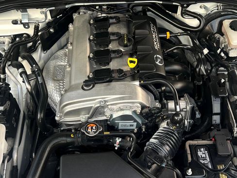 Used 2018 MAZDA MX-5 Miata Grand Touring image 39